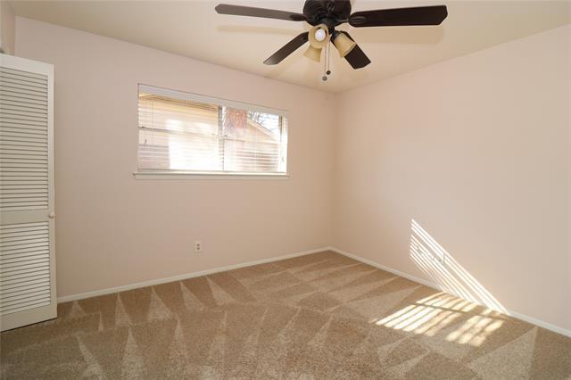 Building Photo - 2703 Peachtree Ln