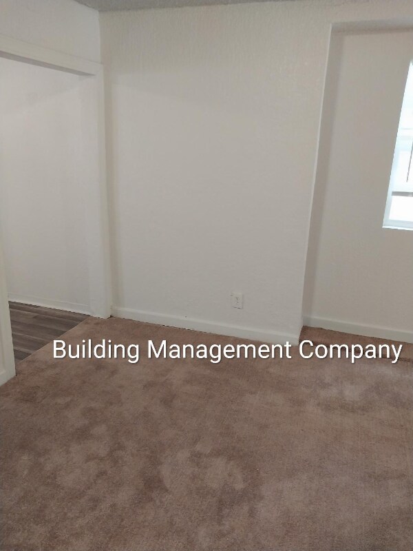 Building Photo - 4325 Garfield Ave