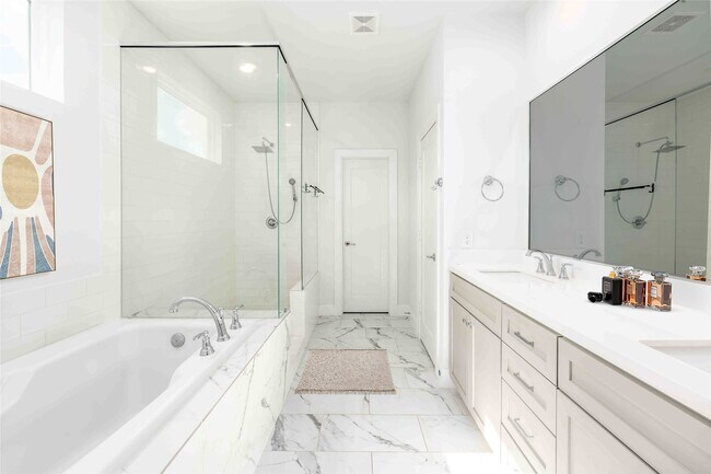 Building Photo - 2471 W 11th St