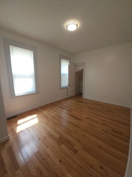 Building Photo - 166 Goodwin Ave