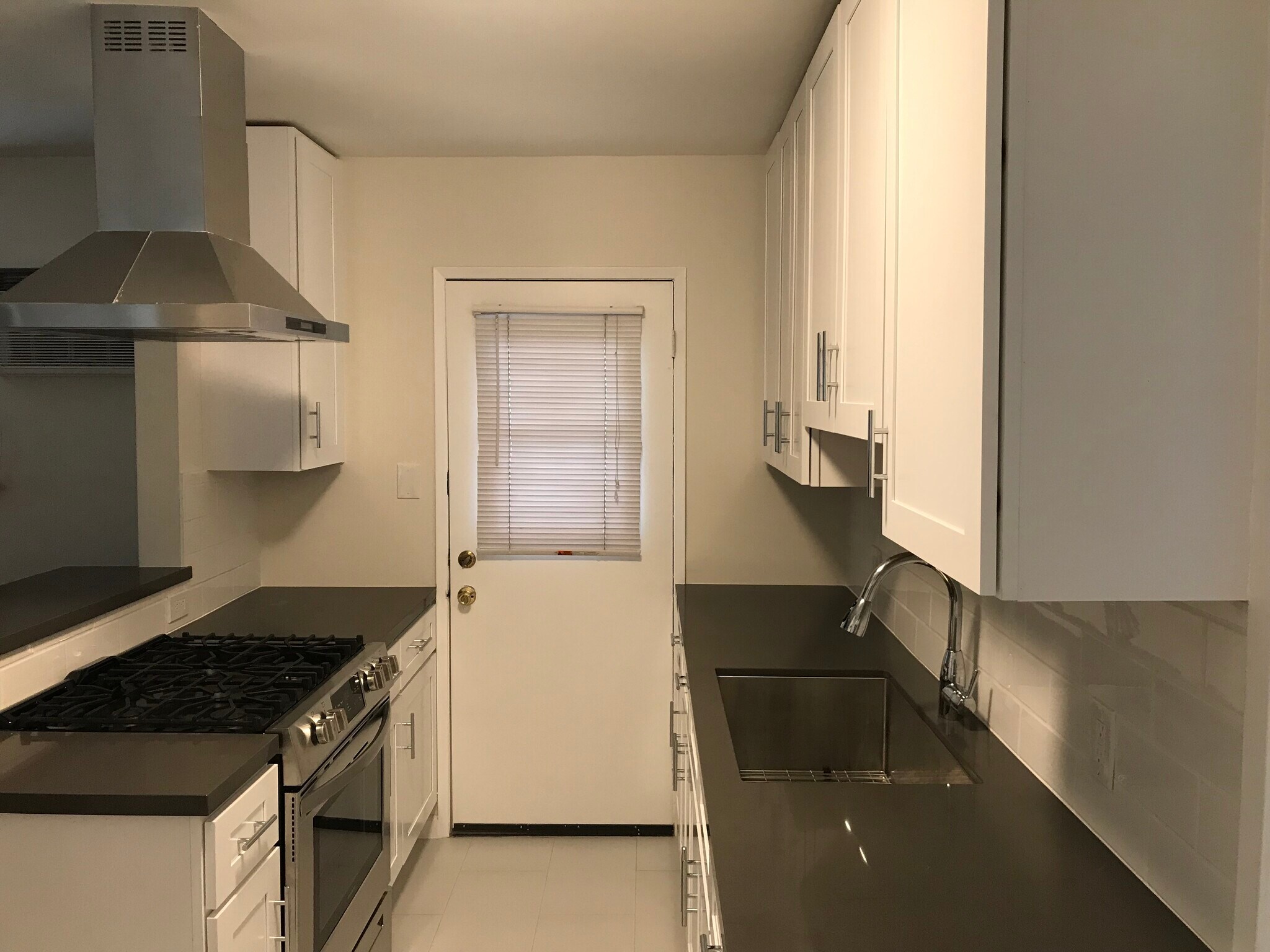 Building Photo - 5919 Comey Ave