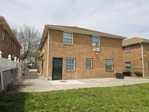 Building Photo - 2444 Lodovick Ave