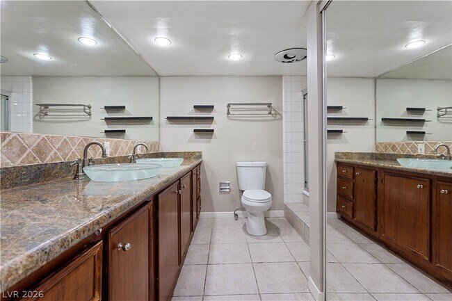 Building Photo - 908 Vegas Valley Dr