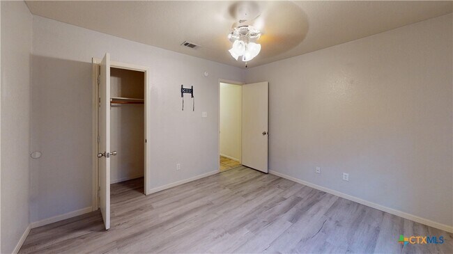 Building Photo - 3611 Selena Dr