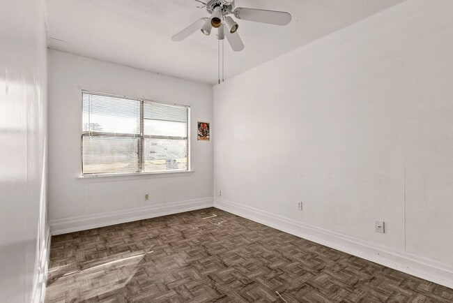 Building Photo - 1203 Hughes Ave