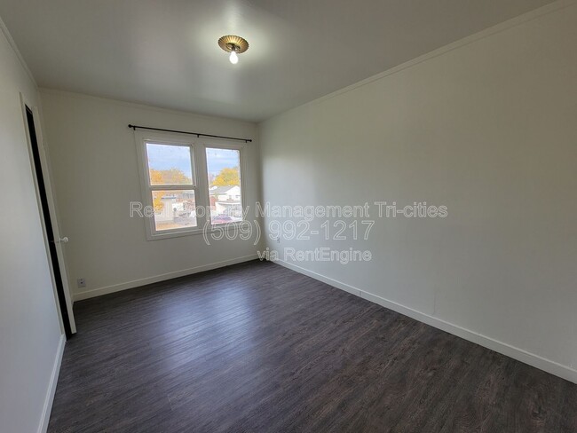 Building Photo - 87 Symons St