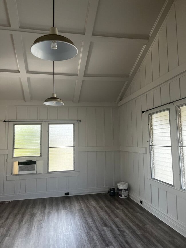 Building Photo - RMS100ach (REOM)