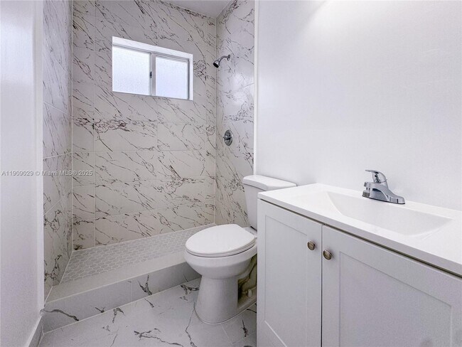 Building Photo - 1382 SE 11th Pl