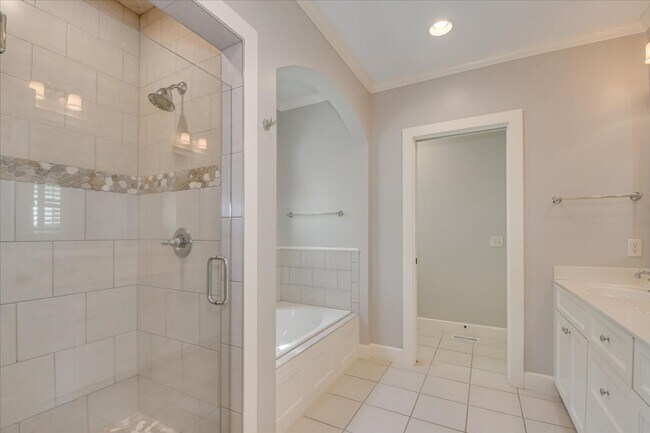 Building Photo - 106 Hornsby Ln
