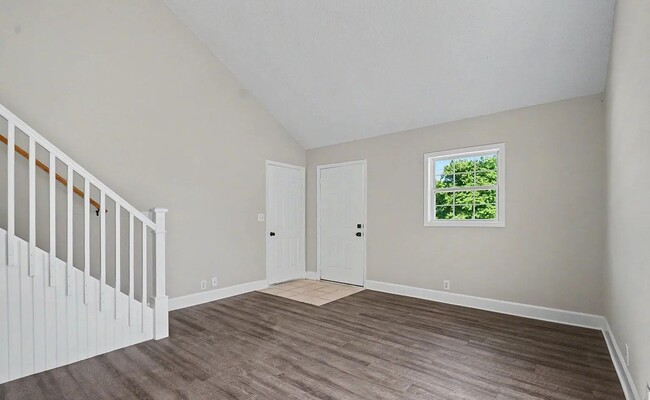 Building Photo - 2527 Morningside Dr