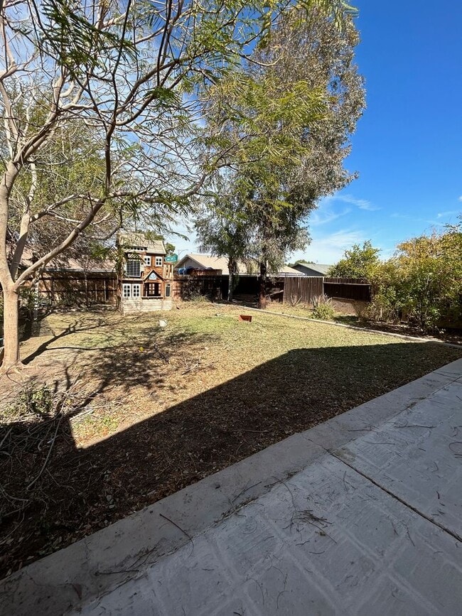 Building Photo - Beautiful 3 bedroom home available in Heber