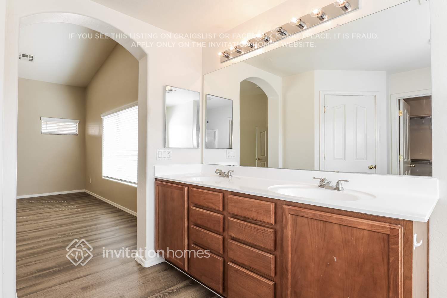 Building Photo - 18443 W Mission Ln