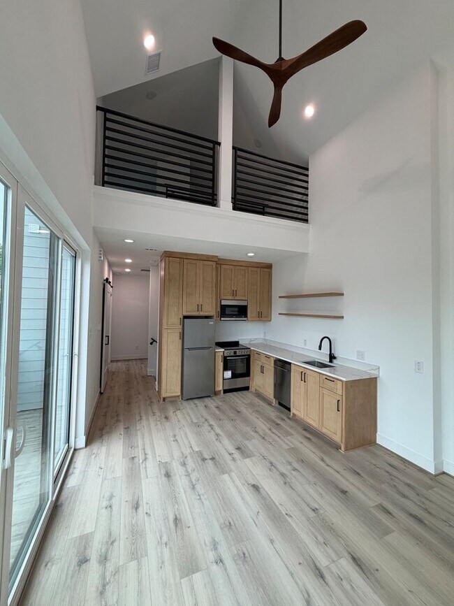 Building Photo - Brand new, Modern 2BR in Houston