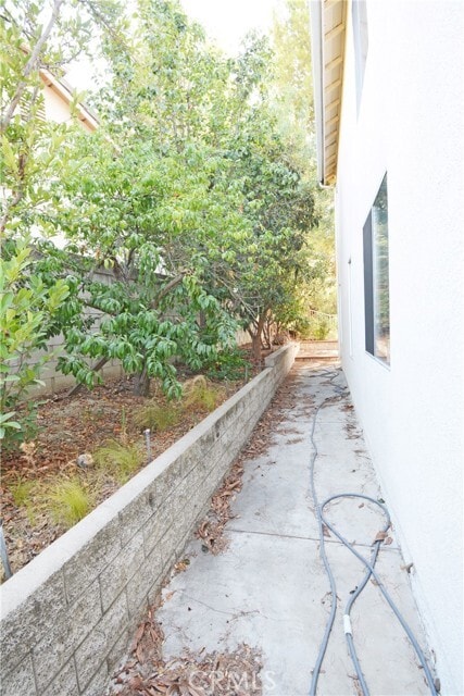 Building Photo - 1528 Rancho Hills Dr