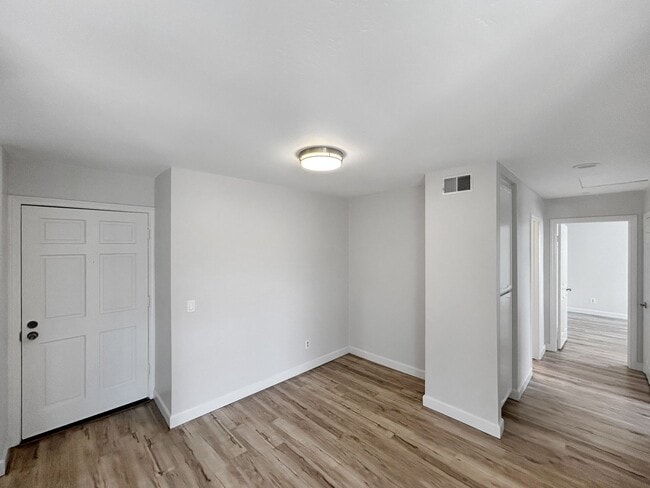 Building Photo - Stunning 2BD/1BA W/ In-Unit laundry, AC, and Reserved Parking in North Park!