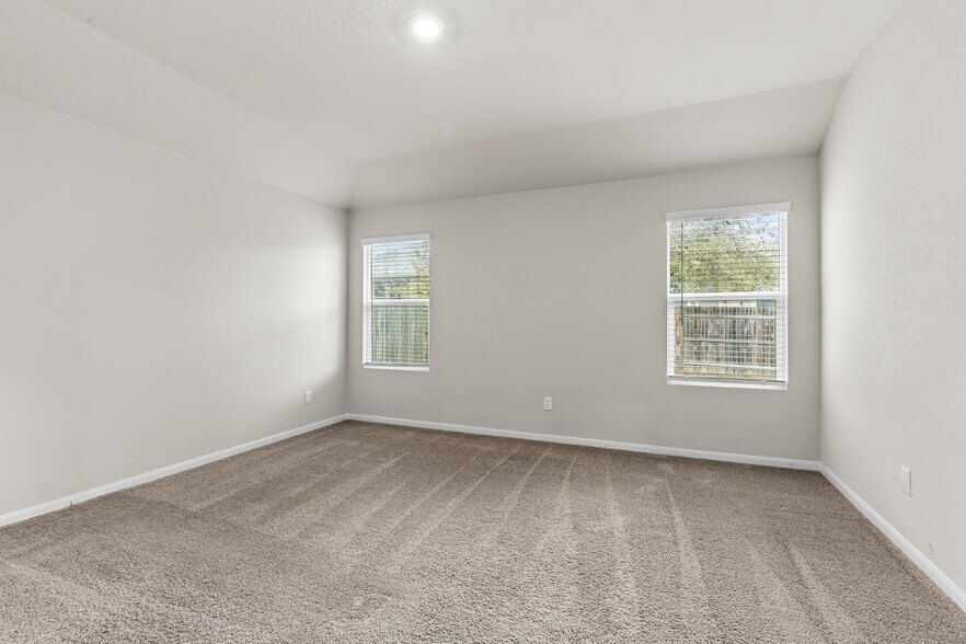 Building Photo - 15011 Maskette Ave