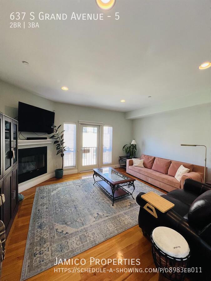 Building Photo - 637 S Grand Ave