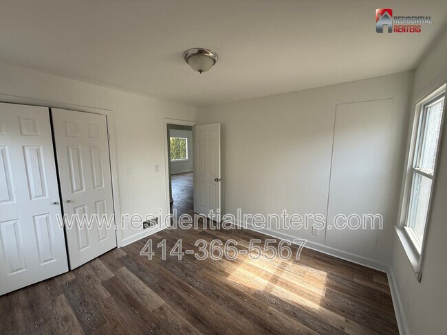 Building Photo - 6621 W Lincoln Ave