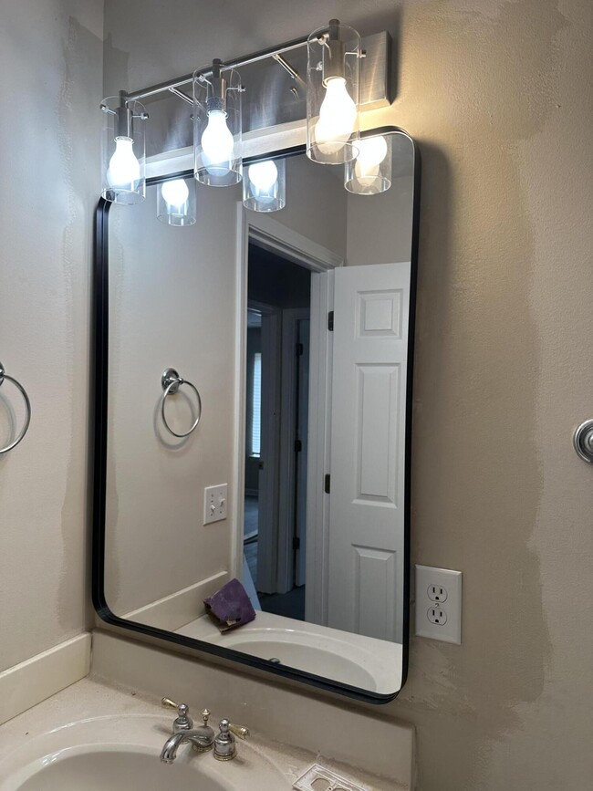 Building Photo - 601 Sherard Cir