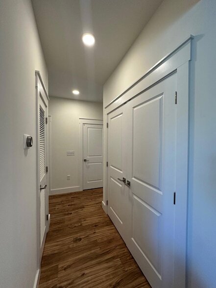 Building Photo - 4819 Whitewood Rd