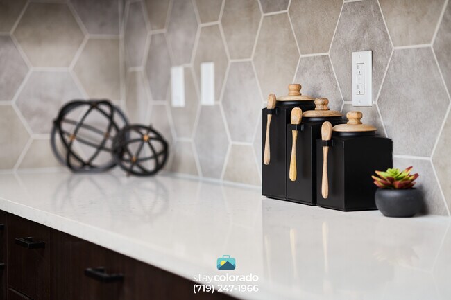 Glenn St - 2248 Glenn St