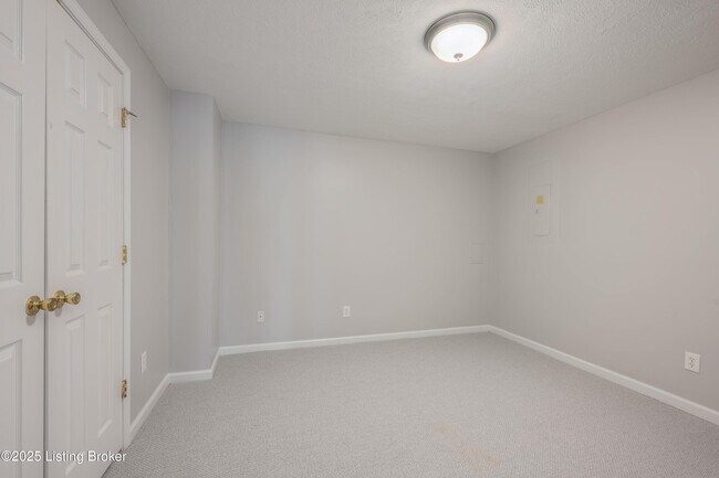 Building Photo - 1104 Miles View Ct