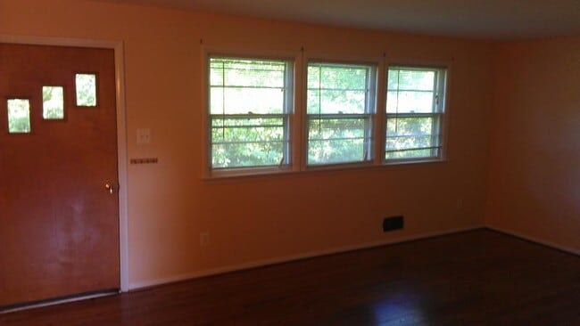 Building Photo - 2319 Stryker Ave