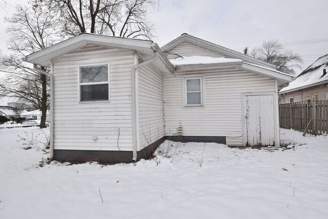 Building Photo - River Park Charming 3 bedroom Single Family Home