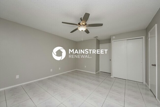 Building Photo - 3 Bedroom Pet-Friendly Home in ORLANDO, FL with Main Street Renewal
