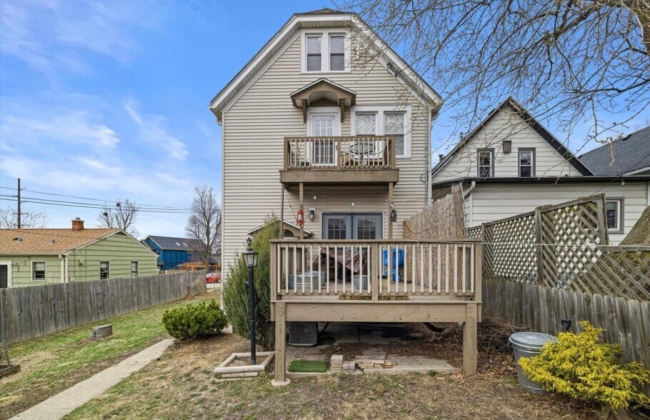 Building Photo - 1837 E Hillcrest Ave