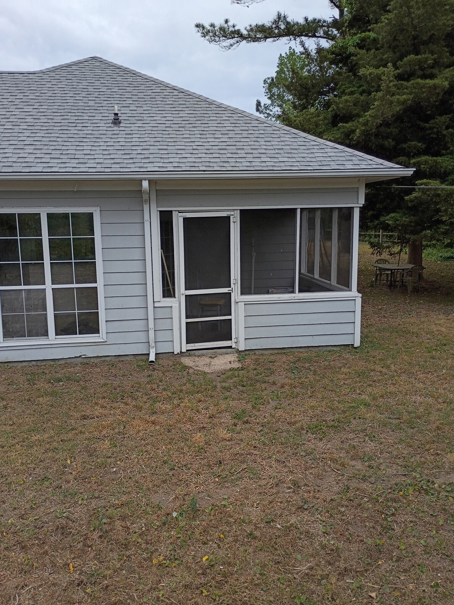 Building Photo - 1007 Handy St