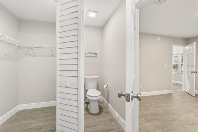 Building Photo - 2592 Grassy Point Dr