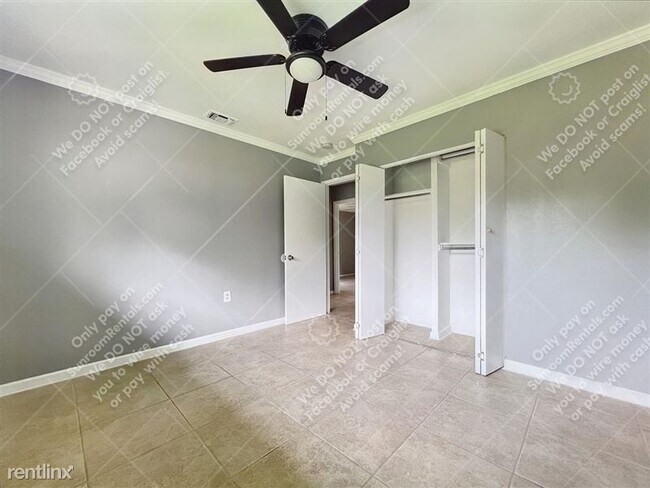 Building Photo - 8411 Collingwood-