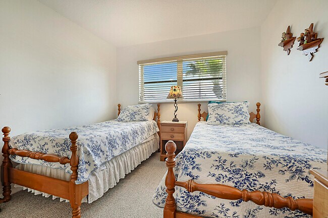 Building Photo - 2703 Dudley Dr W