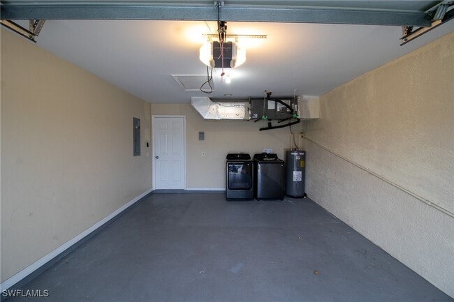 Building Photo - 4022 SW 7th Pl