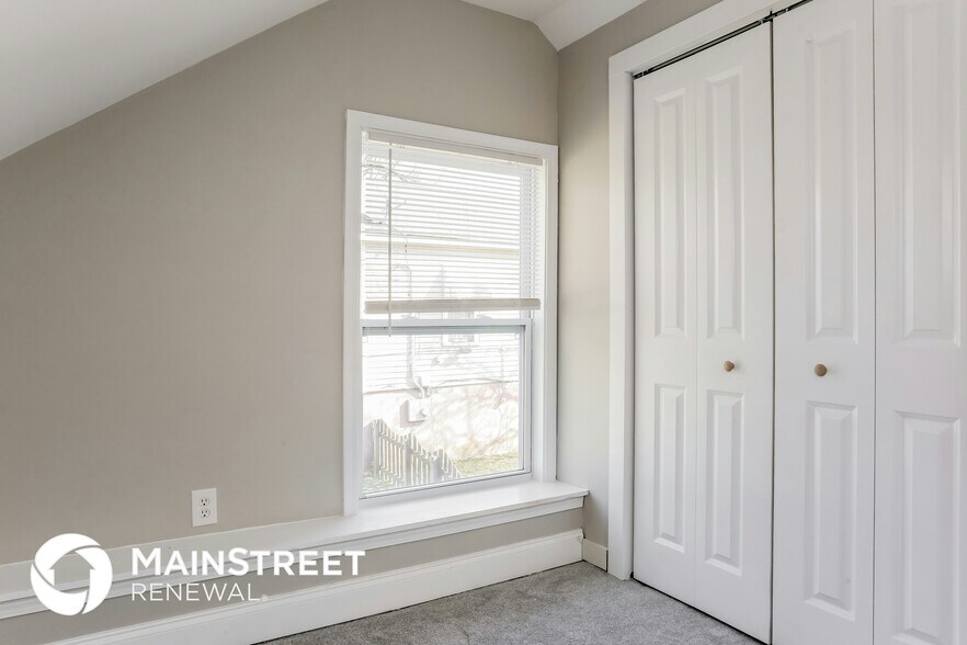 Building Photo - 4450 McLain Cir