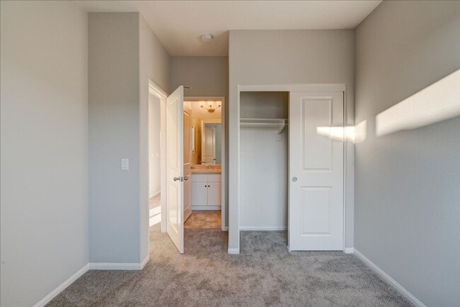 Building Photo - Modern, Energy Efficient & New 3 BD/3BA + Loft Townhome