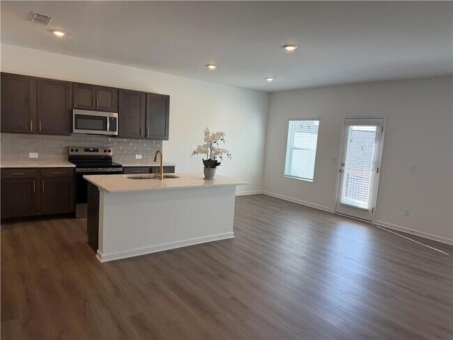 Building Photo - 6715 Armonia Dr