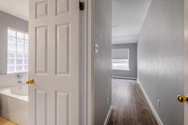 Building Photo - Beautiful & Convenient 3 Bedroom, 2 Bath Home in North Austin