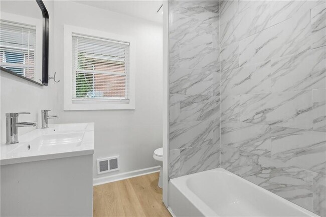 Building Photo - 2281 Polar Rock Ave SW