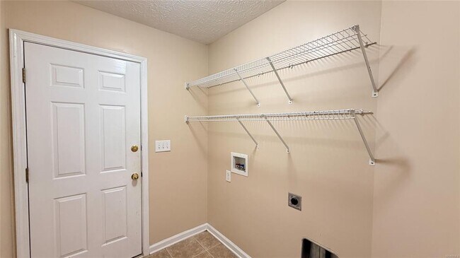 Building Photo - 3524 Claiborne Cir