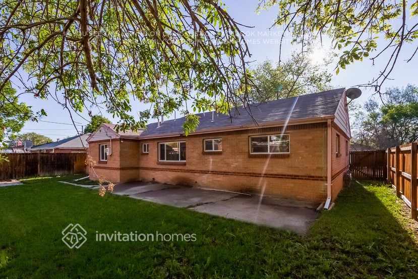 Building Photo - 9301 Lillian Ln