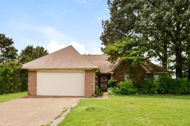 Building Photo - 5465 Pear Dr