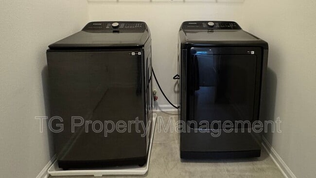 Building Photo - 117 Crew Ct