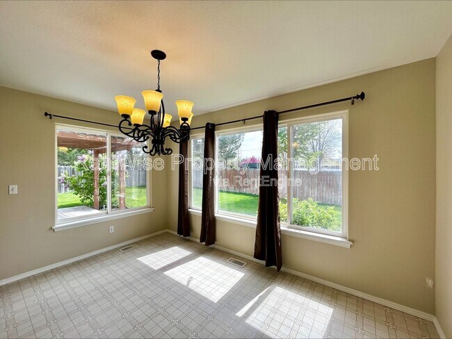 Building Photo - 1447 Kesler Dr W
