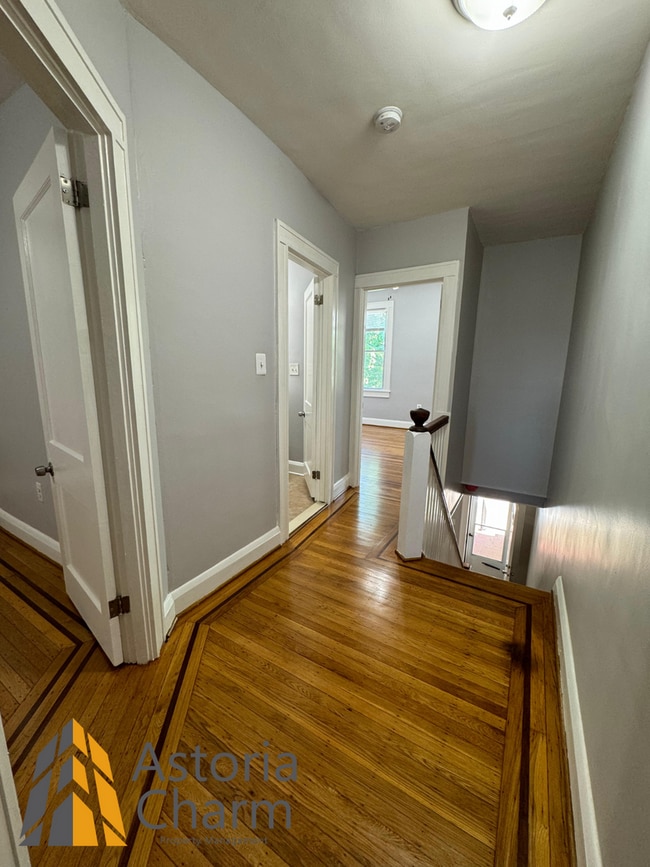 Building Photo - Modern 3 bedroom 1.5 bathroom House for RENT!