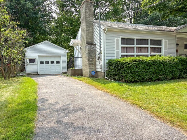 Building Photo - 38 Marshall Dr