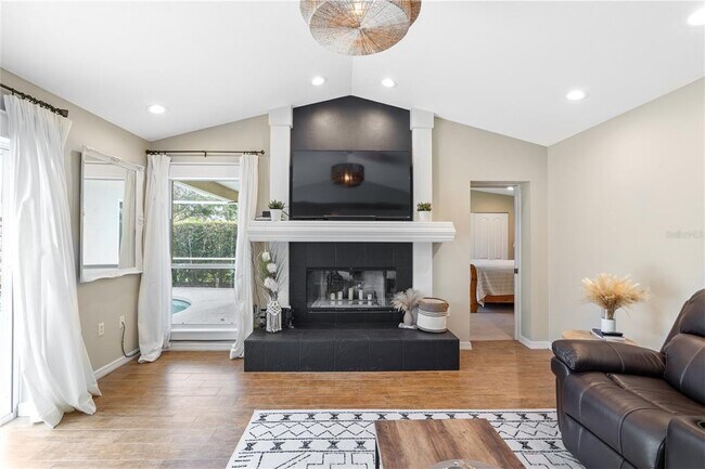 Building Photo - 5828 Sandy Pointe Dr