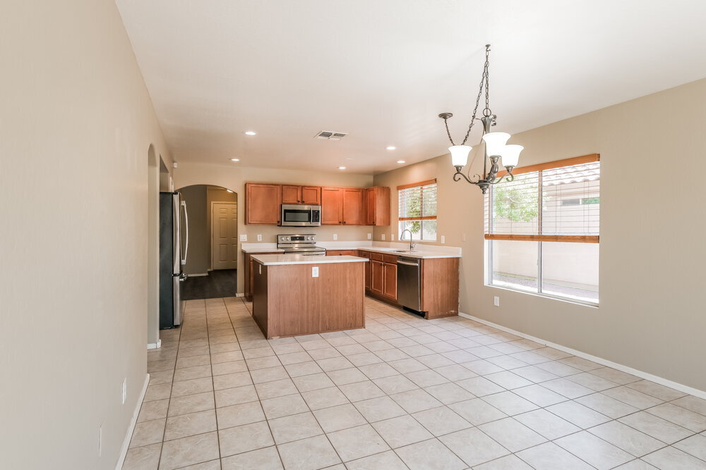 Building Photo - 12649 W Shaw Butte Dr