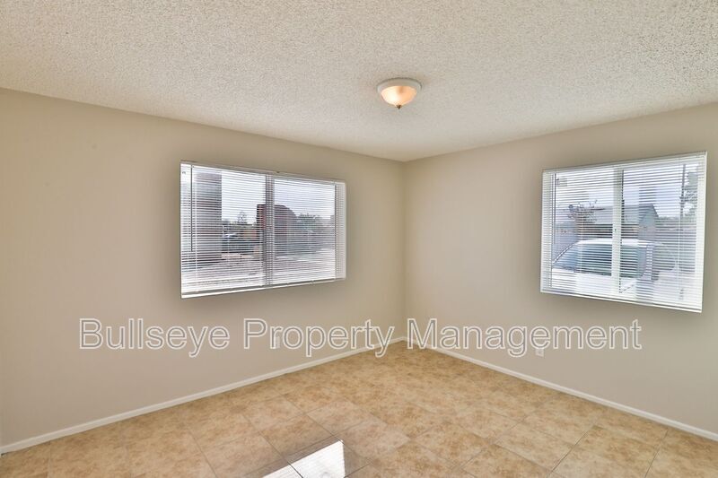 Building Photo - 859 W Ray Rd